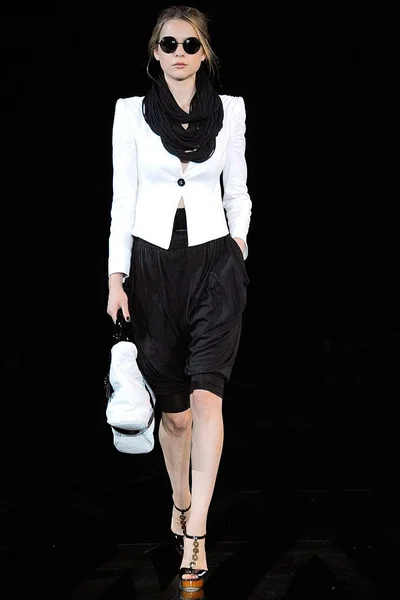 Look 28